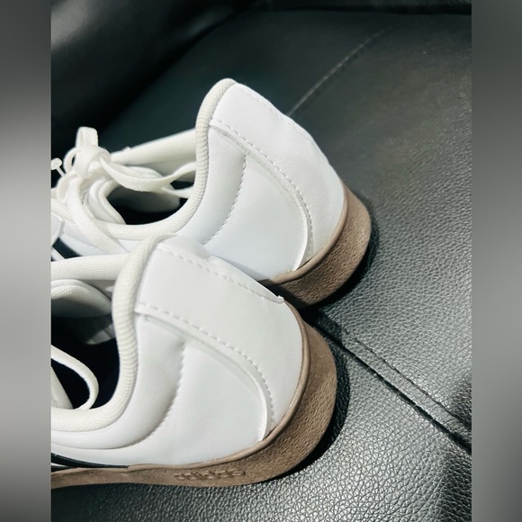 Adidas VL COURT BASE SHOES NWT SIZE 9 women’s - Picture 8 of 8